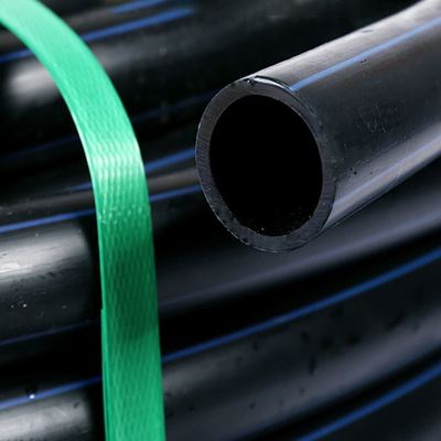 Высококачественные водопроводные трубы из HDPE, предназначенные для безопасной и беспроницаемой транспортировки воды в различных условиях окружающей среды